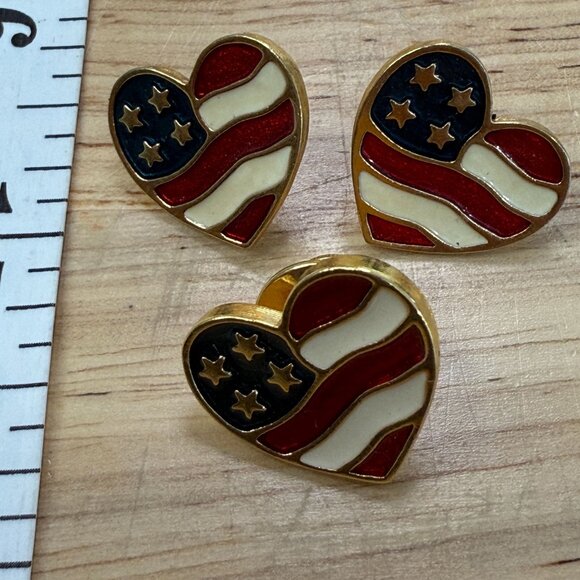 Vintage Avon Heart Of America Gold-Tone Enamel Patriotic American Flag Heart Pos - Picture 4 of 16